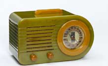 Green Art Deco radio