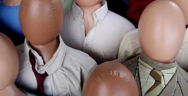 Inflatable people in a blow-up crowd [Image: 7-how-7 under CC-BY-NC-ND licence]
