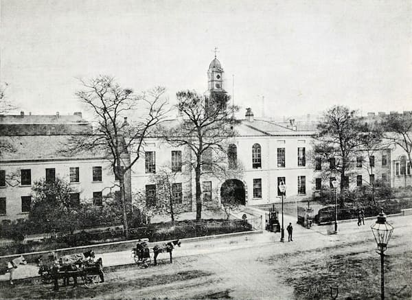 Old black-and-white photograph showing the White Linen Hall, Belfast.