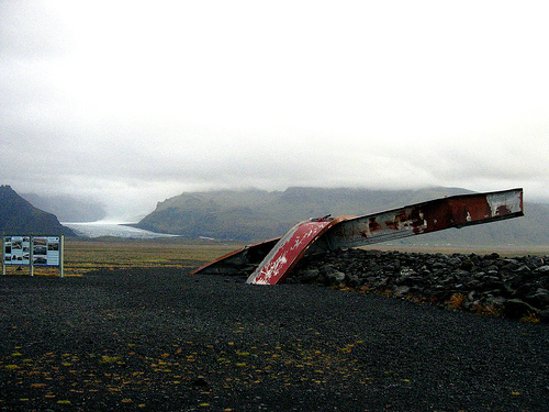 Damage to a bridge following flooding caused by the 1996 eruption of Gjalp through the Vatnajokull icecap.