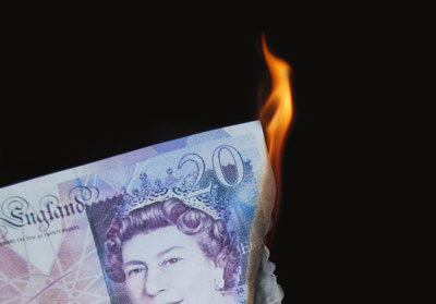 Burning a £20 note