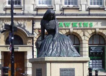 George Eliot statue Nuneaton