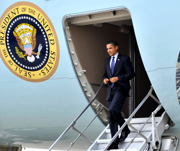 Obama exits Air Force One