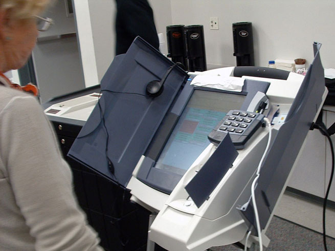  Diebold Elections System AccuVote-TSx DRE voting machine with a VVPAT attachment