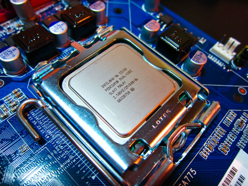 Intel E5200 Pentium Dual-Core Processor