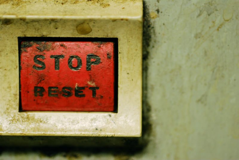Stop / Reset button