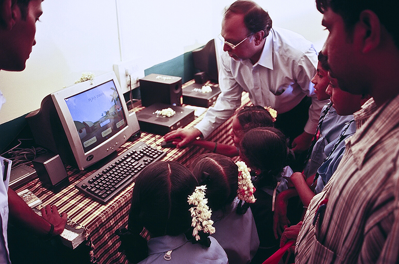 computer course with female students