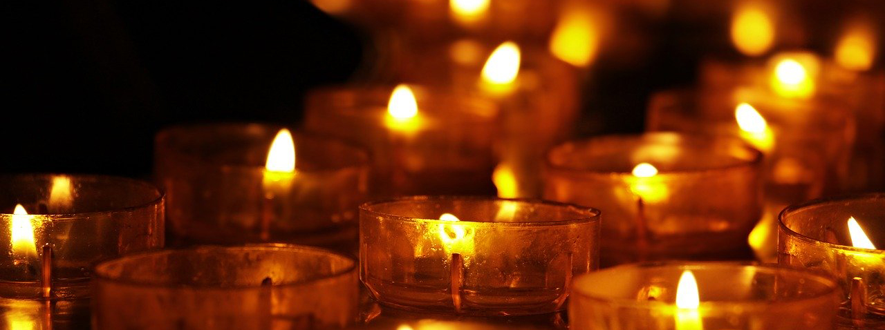 Tea lights shimmering - memorial