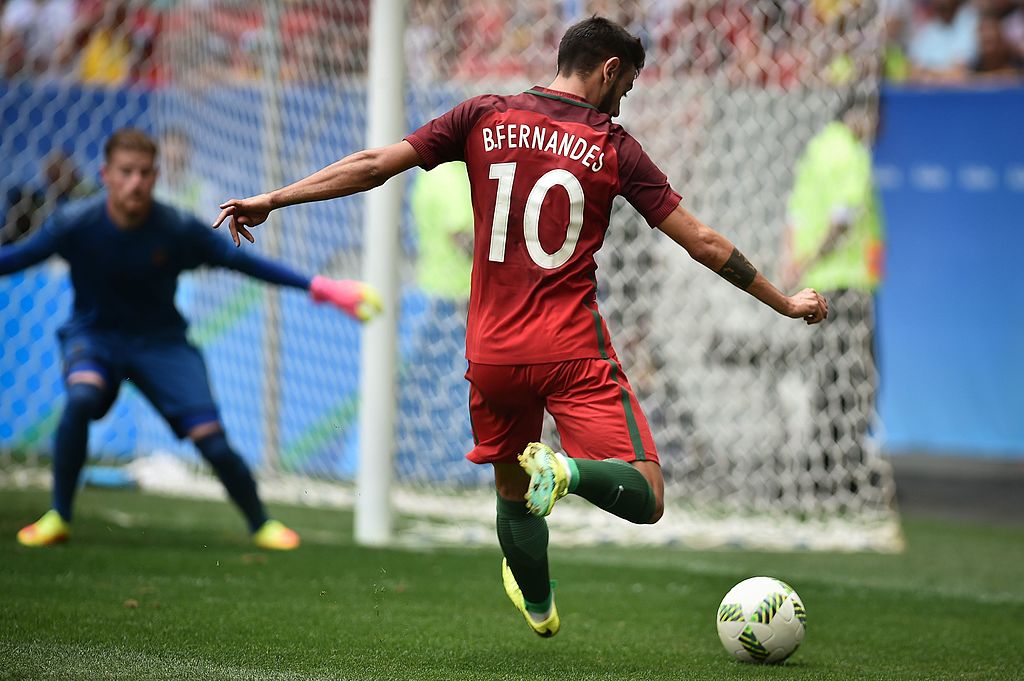 Fernandes playing for Portugal at the 2016 Summer Olympics