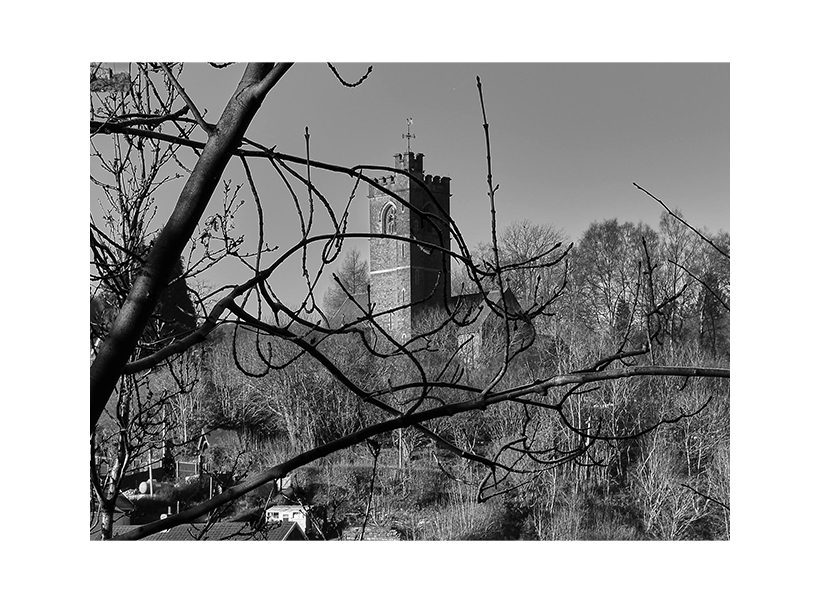 Llun du a gwyn o Eglwys Crist yn Aberbîg.