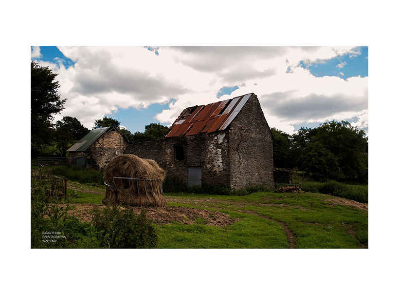 A photo depicting old, decaying farm buildings on the outskirts of Llanhilleth.
