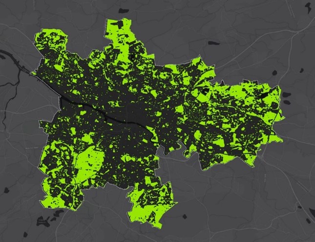 A map showing the city of Glasgow and, shaded bright green, Glasgow's numerous parks and green areas.