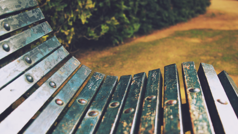 How is a bench helping improve mental health in Zimbabwe?