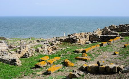 What is a Sardinian dig telling us about female mobility of the Phoenicians?