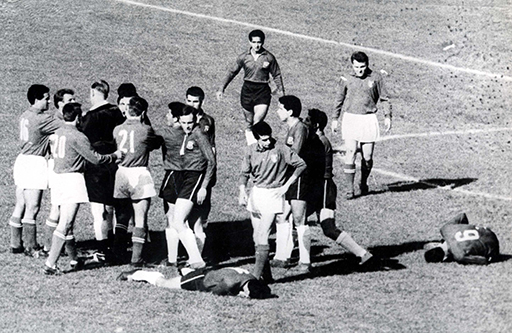 A black-and-white photograph of the Italy and Chile players at the 1962 World Cup.