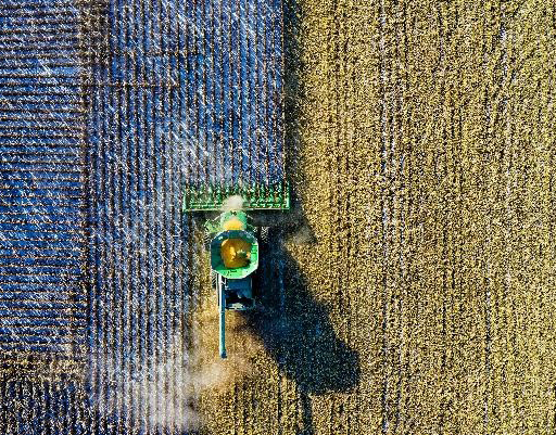 An overhead photograph of a combine harvester.