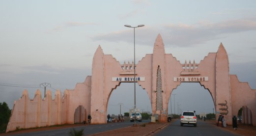 Why has violence been escalating in Mali during 2015?