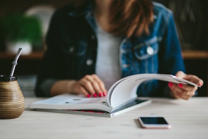 How do I pitch an idea to a science editor?