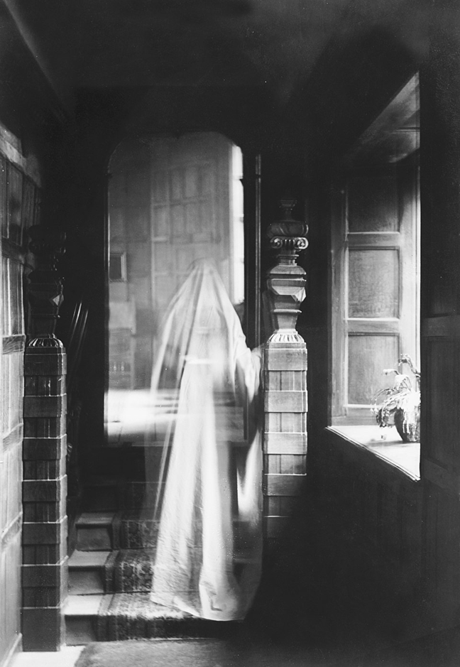 Image of a ghost, produced by double exposure in 1899