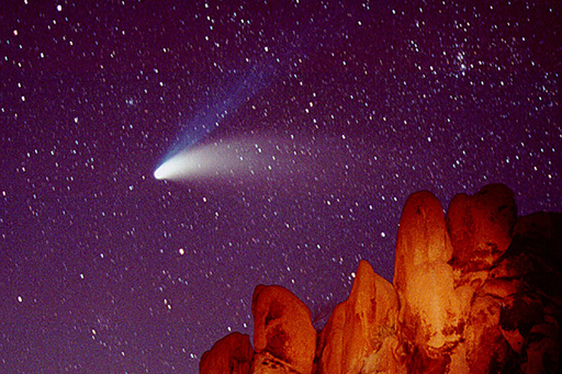 An image of the comet Hale-Bopp.