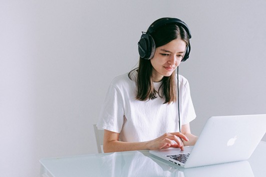 Listening to content aloud