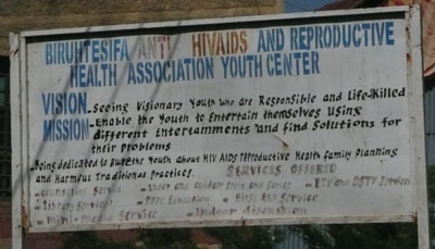 Sign advertising SRH club for young people